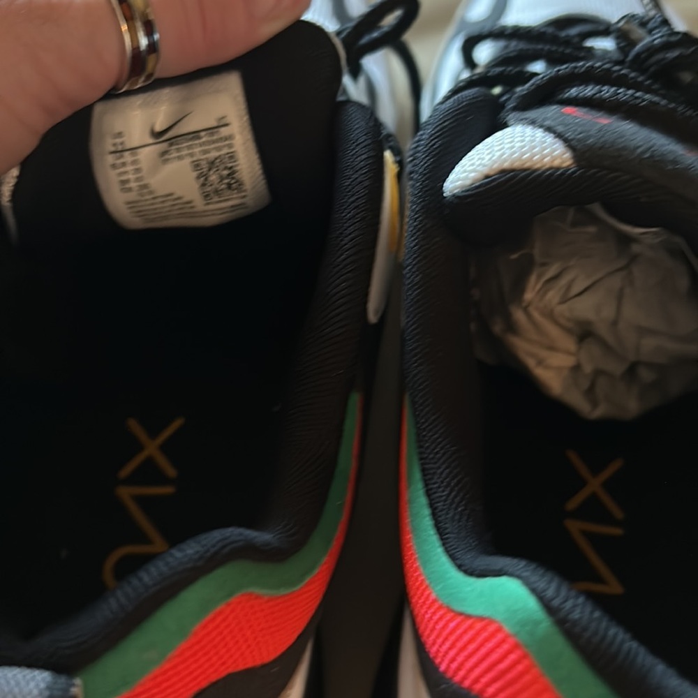 Nike sneakers - Picture 9 of 16